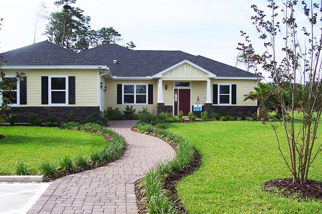 1st image of 304 N Shadowwood Dr
