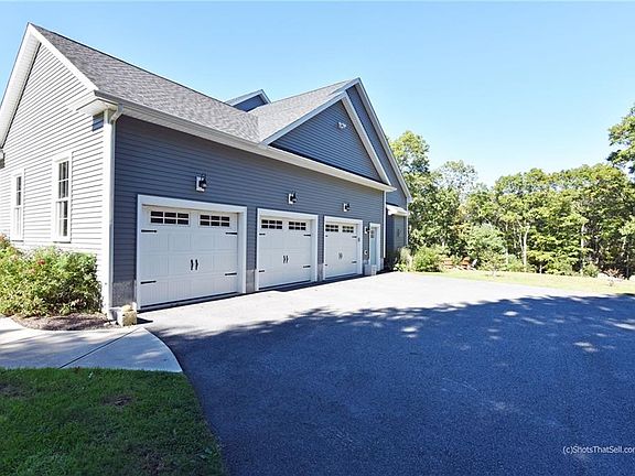 4th image of 54 Buck Hollow Dr