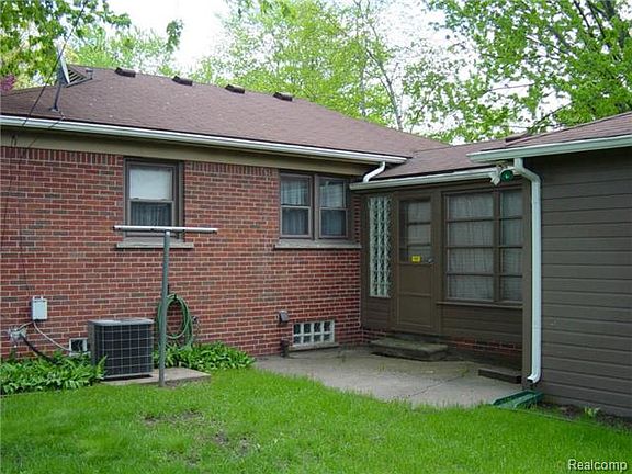 3rd image of 9241 Gillman St