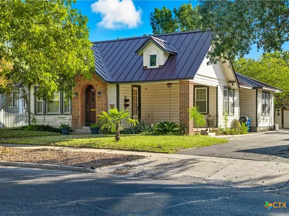611 S Austin St, Seguin, TX 78155