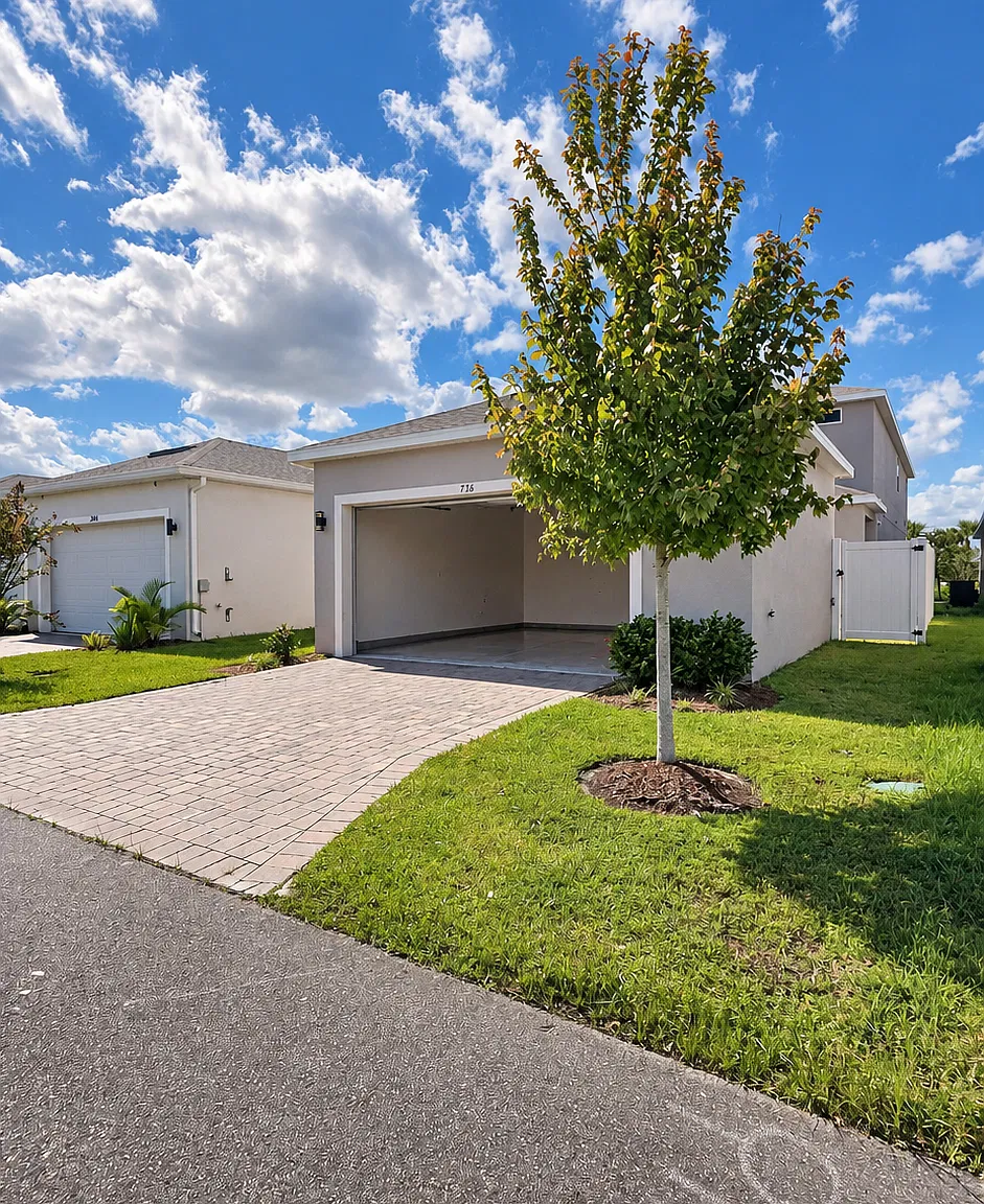 4 bed, 2500 sqft, $3,200 — Photo 3