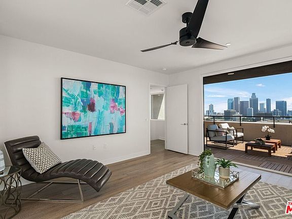 3rd image of 1047 N Joels Pl