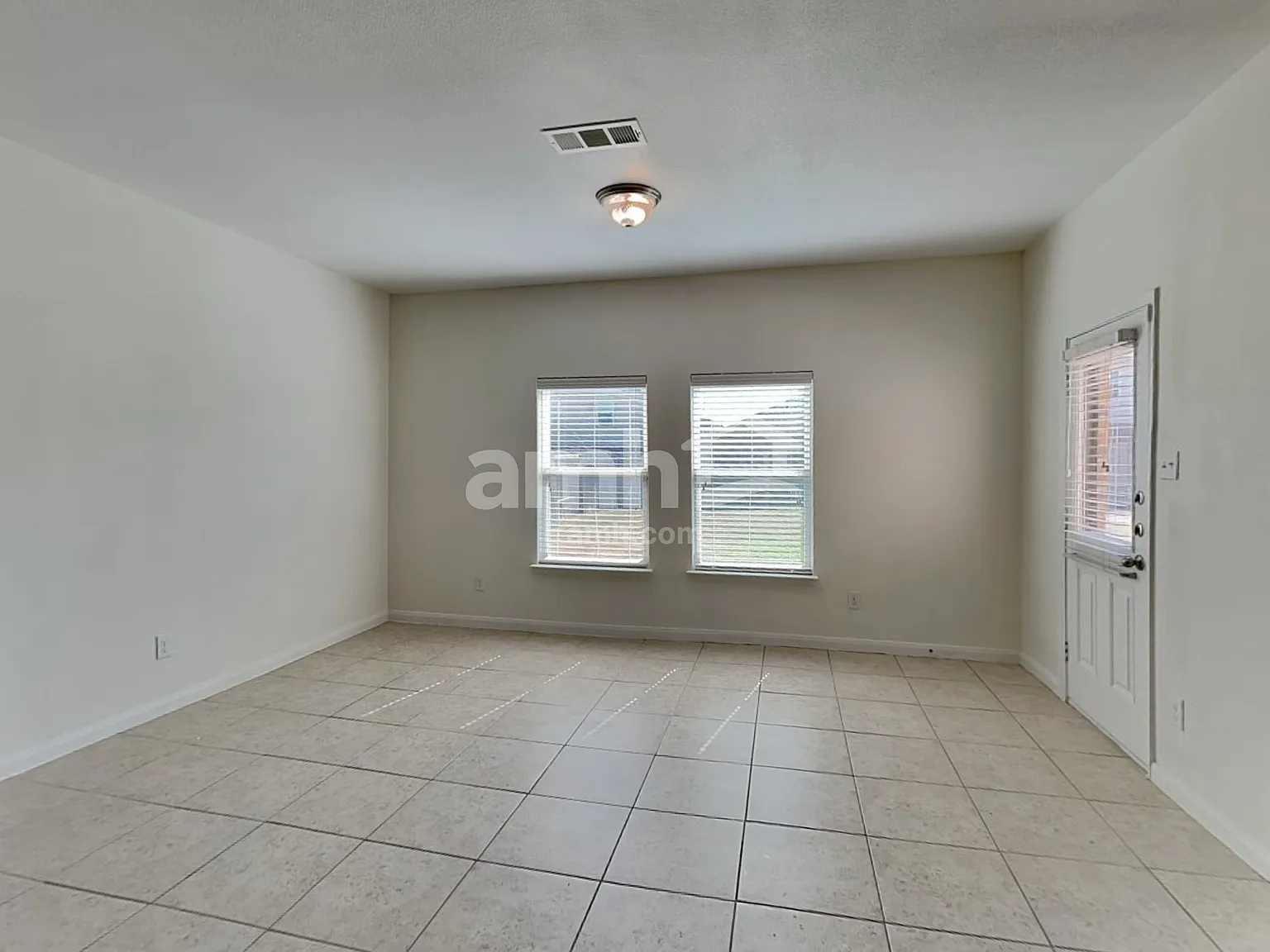 3 bed, 2.5 bath, 2050 sqft, $1,955 — Photo 4
