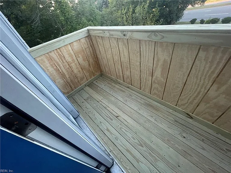 614 Waters Dr — Photo 20