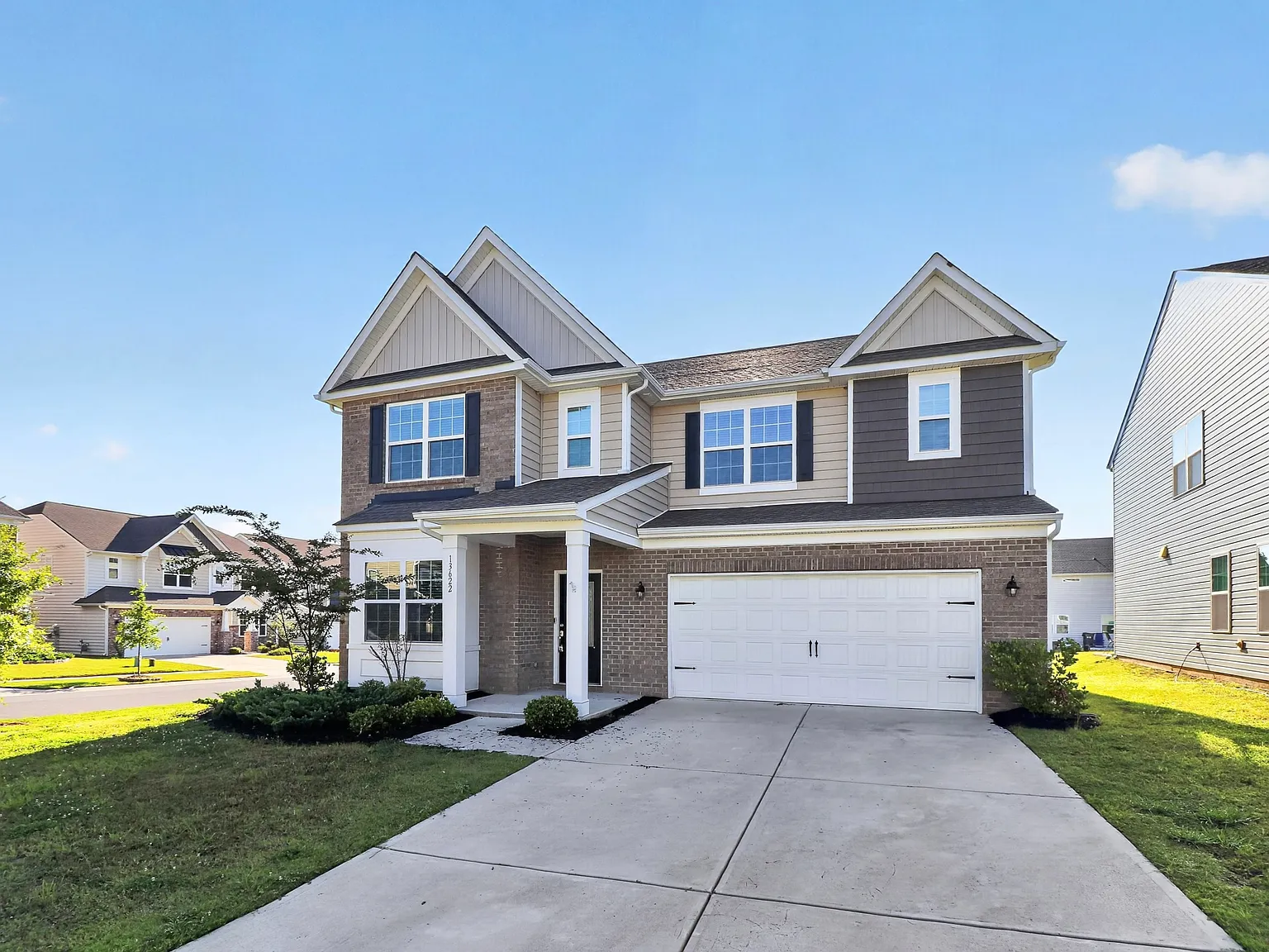 5 bed, 4.5 bath, 3269 sqft, $3,100 — Photo 2