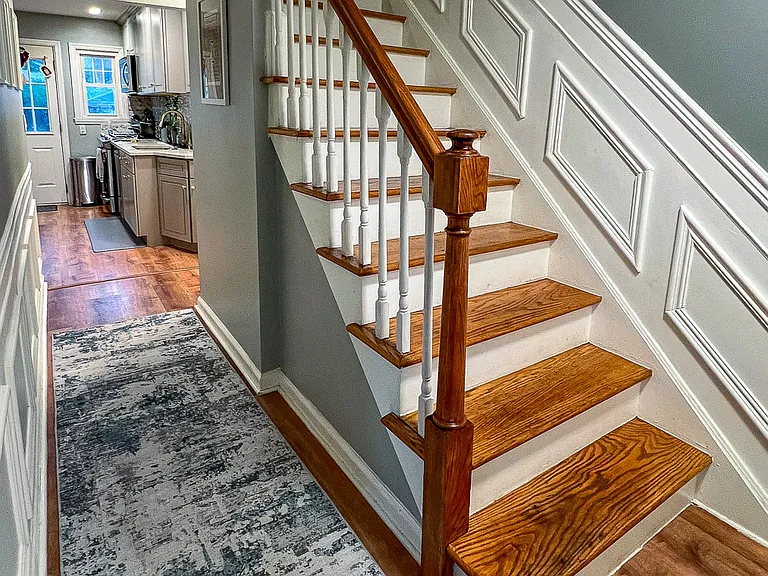 18 New Hyde Park Rd — Photo 8