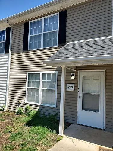 219 Thunderbird Cir Photo 1
