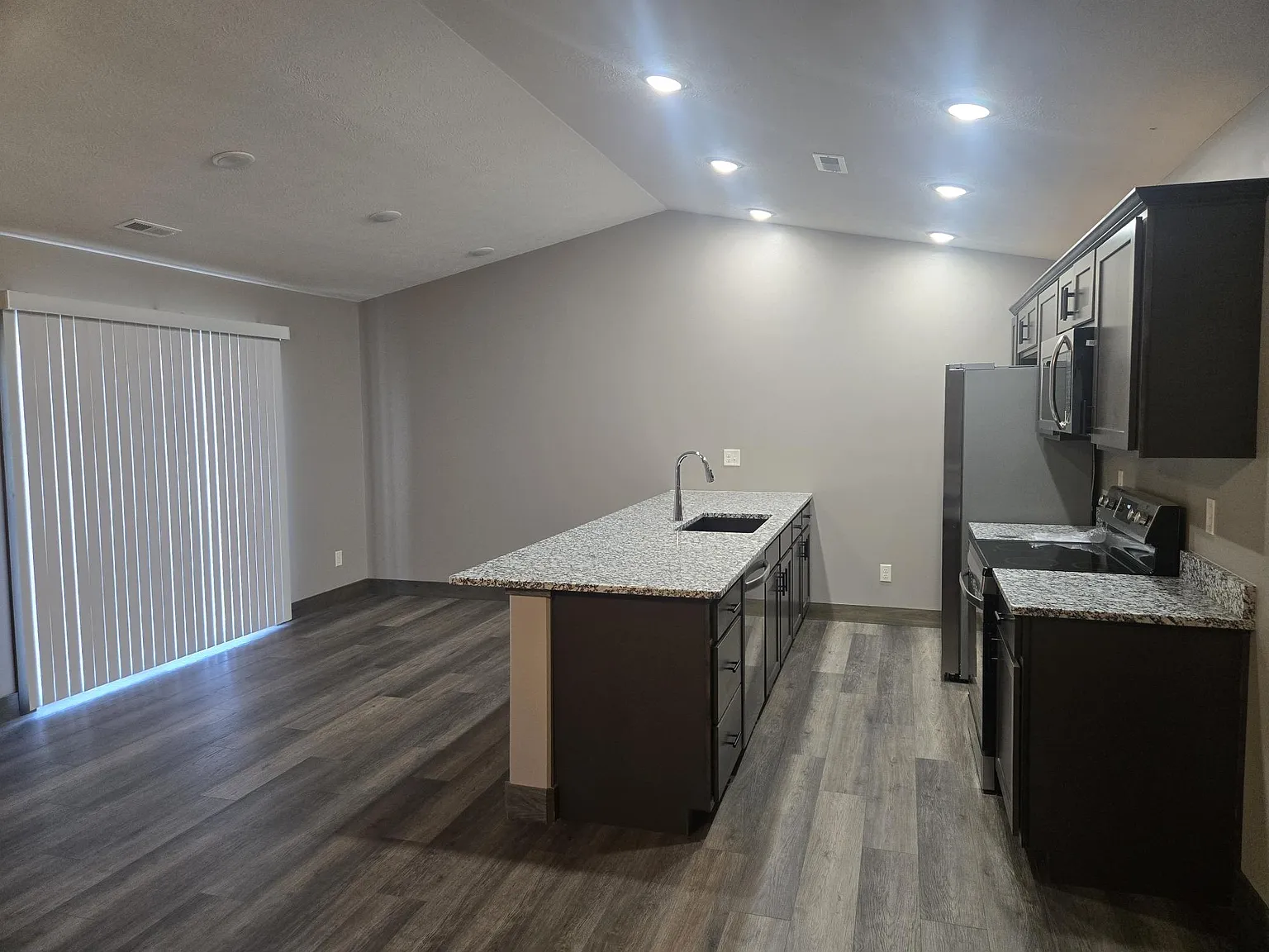 2 bed, $1,800 — Photo 3