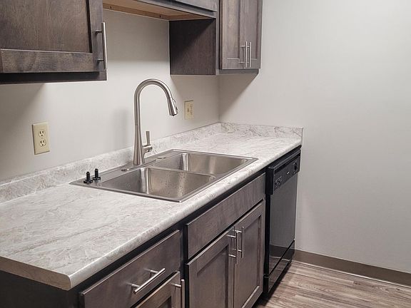 3rd image of 4500 Prescott Ave APT 18