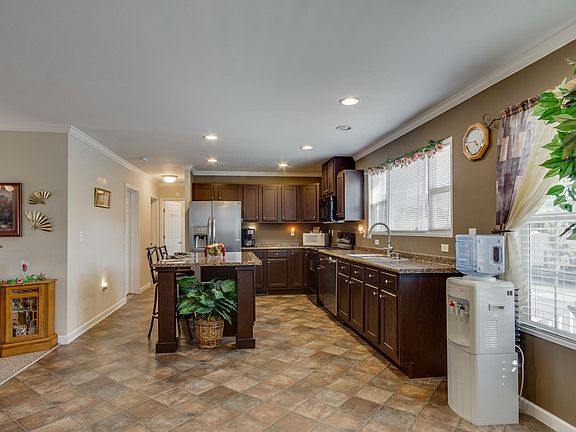 3rd image of 105 Westwind Ct