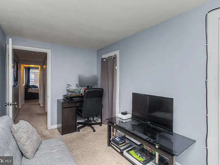 1303 Clarkson St — Photo 29