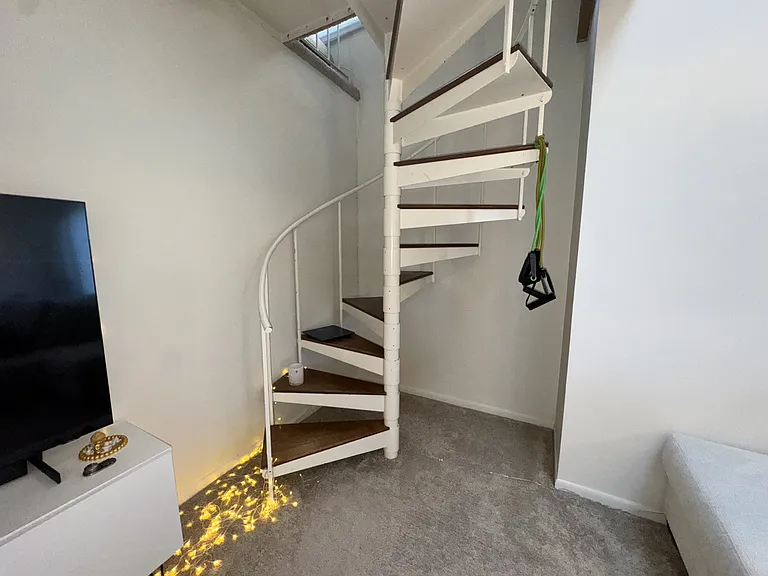 stair to 2nd bedroom