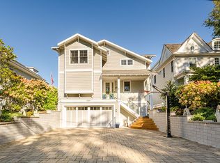 47007 Lake View Ave, New Buffalo, MI 49117