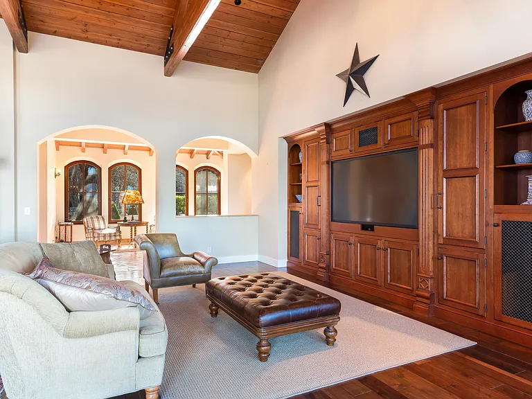 2110 Diamond Mountain Rd — Photo 23