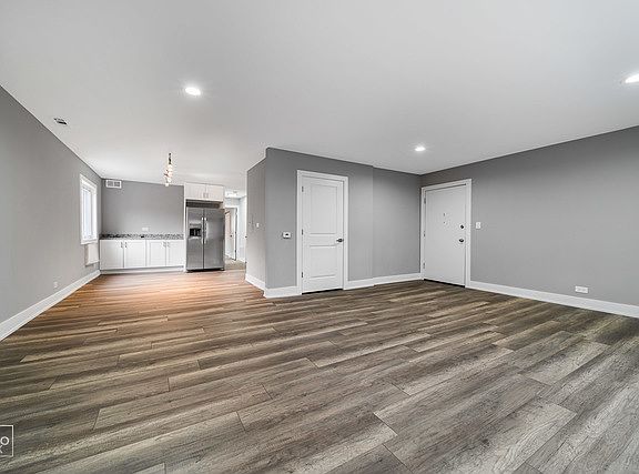 3rd image of 1325 W Birchwood Ave APT 2F