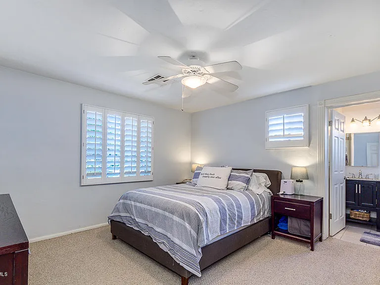 4113 E Minnezona Ave — Photo 15