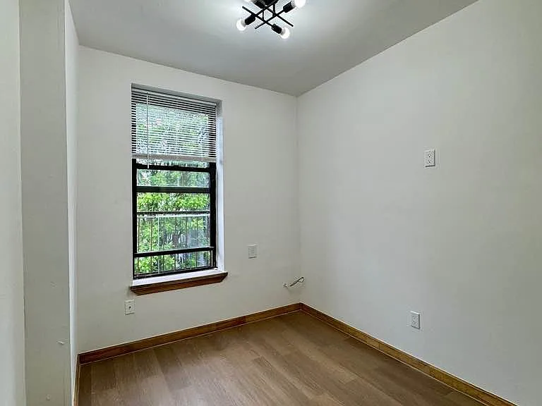 2248 1st Ave #6 — Photo 9