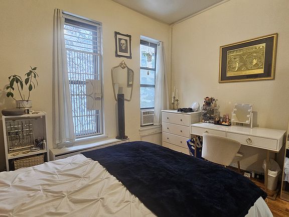 2nd image of 321 E 90th St APT 1C
