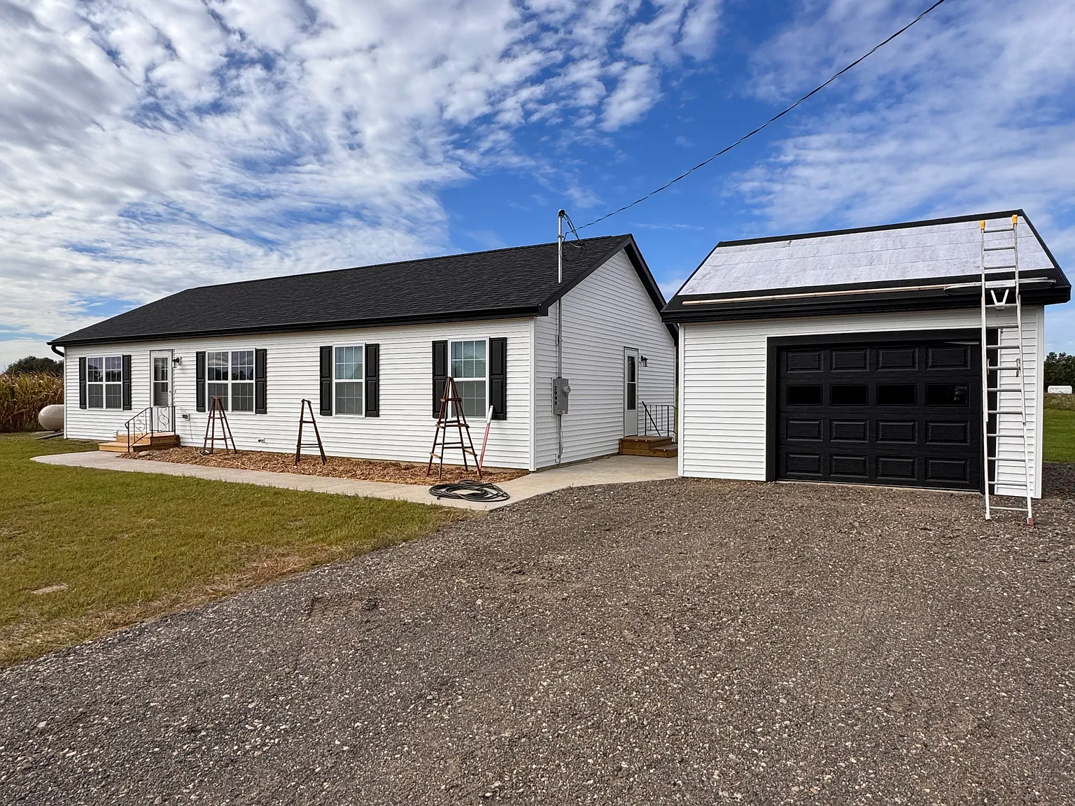 3 bed, 1400 sqft, $1,800 — Photo 1