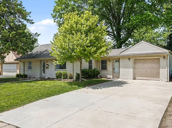 30212 Beechwood St, Garden City, MI 48135