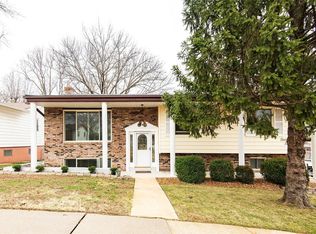 4760 Tonga Dr, Saint Louis, MO 63128