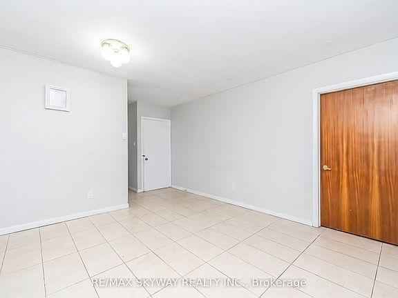 5th image of 12891 Dixie Rd
