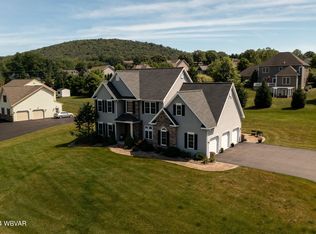 101 Greenfield Dr, Montoursville, PA 17754