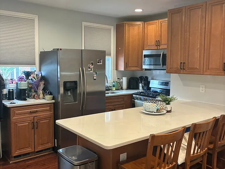 4416 Plummer St — Photo 3