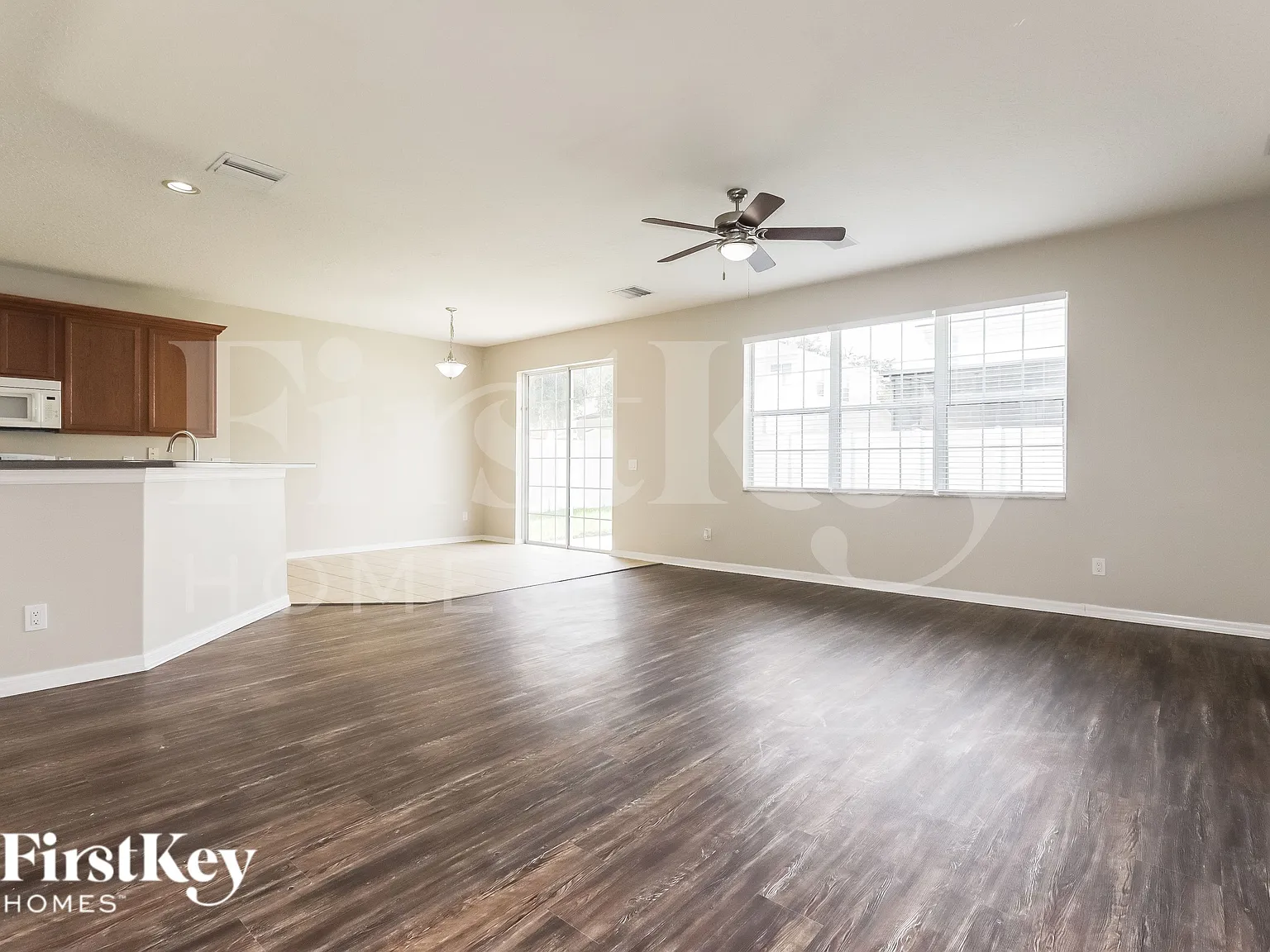 3 bed, 2.0 bath, 2211 sqft, $2,775 — Photo 3