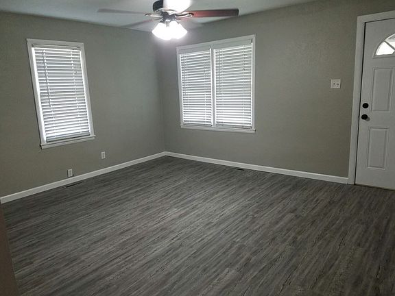 2nd image of 1019 W 1st St