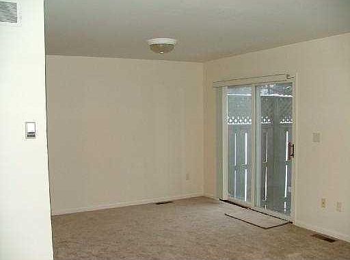 3rd image of 490 Liberty Pointe Dr