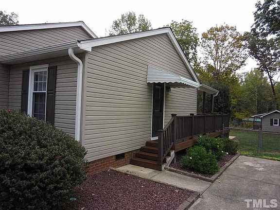 2nd image of 3132 Oakridge Dr
