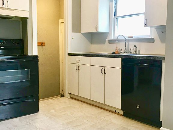 3rd image of 20675 Kingsville St