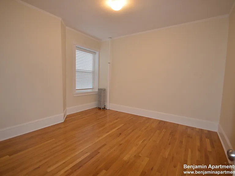 1589 Beacon St #4 — Photo 10