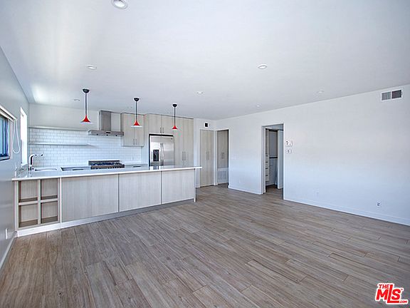 3rd image of 806 6th Ave APT 3