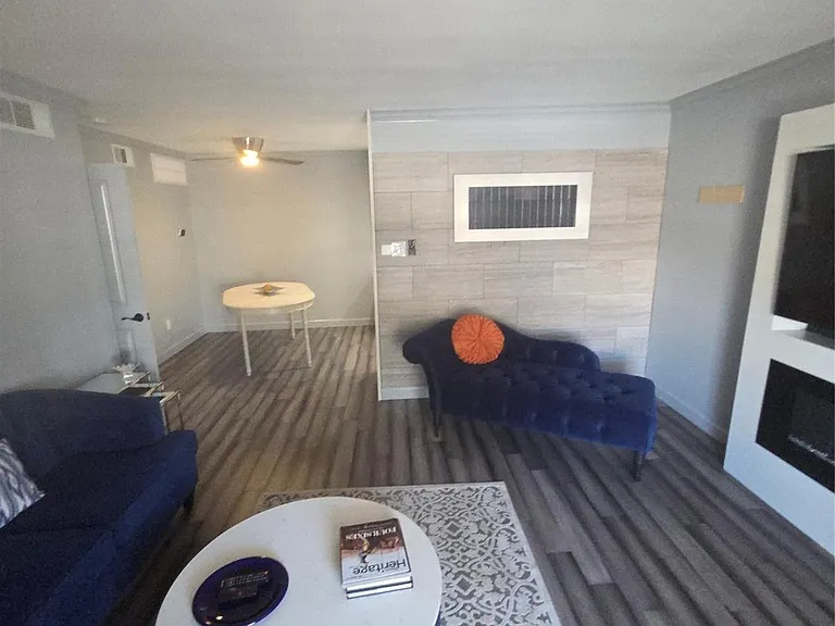 2250 Bering Dr — Photo 22