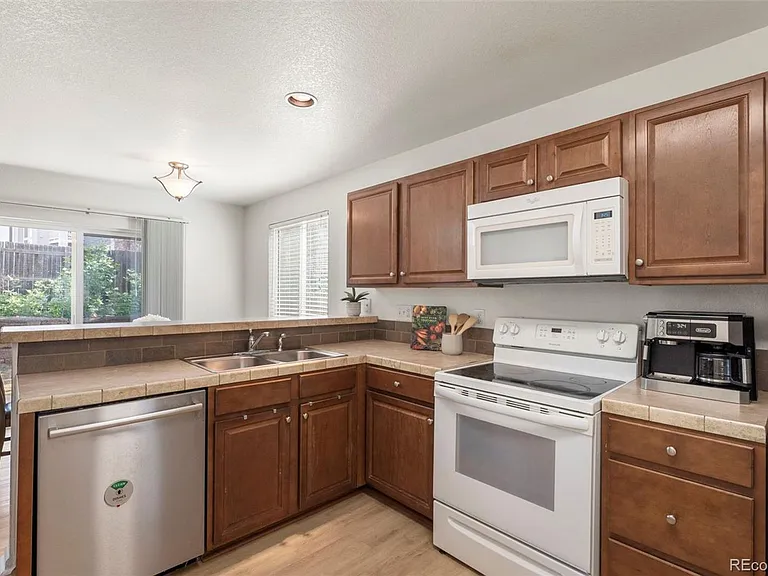 500 W 114th Pl — Photo 7