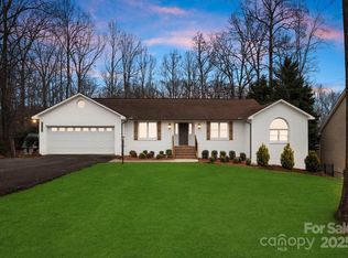 2550 Green Point Ln, Denver, NC 28037