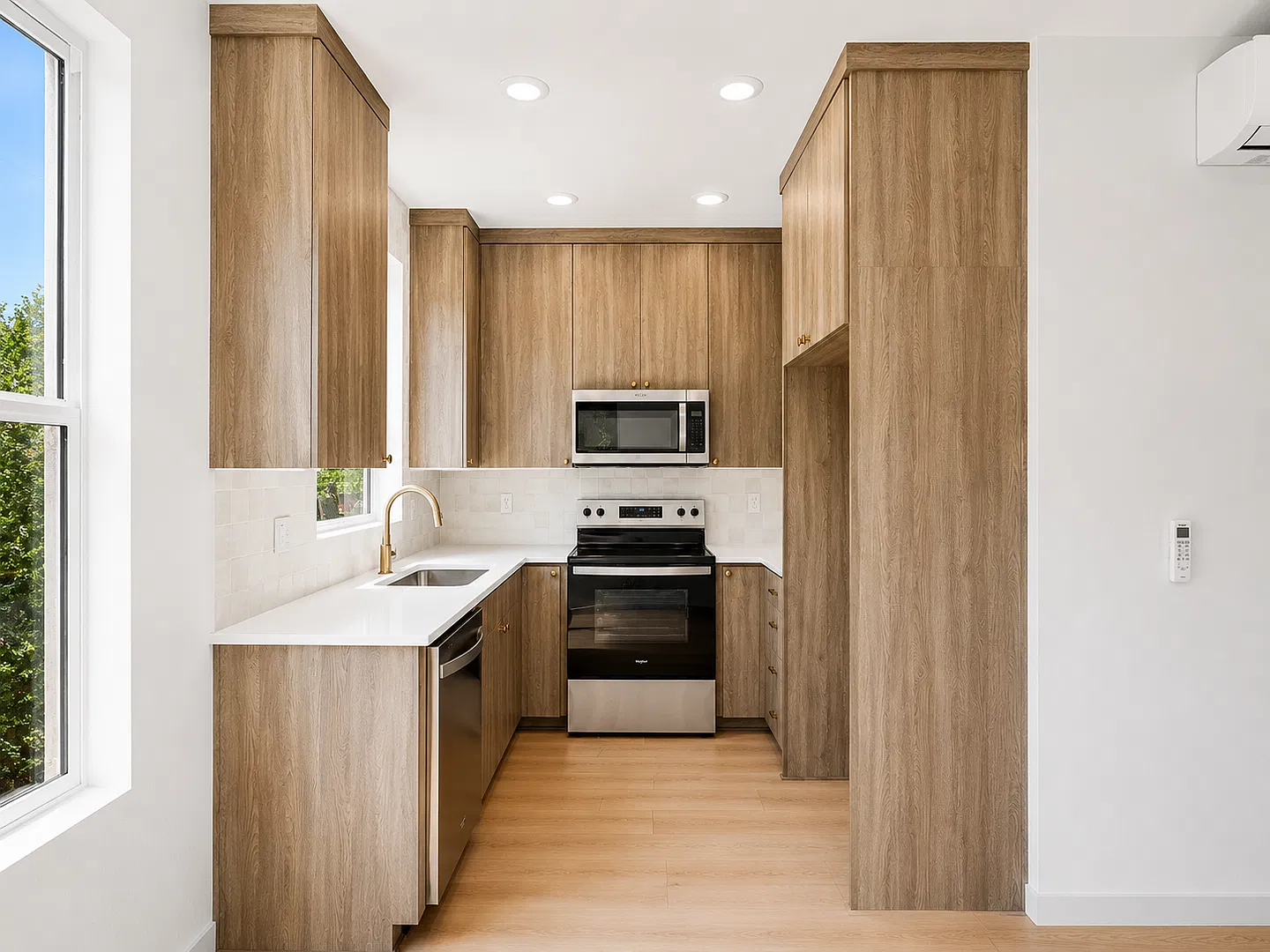 L0676 - SE Morrison Triplex — Photo 4