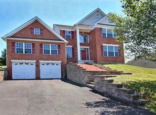 1634 Big Ridge Dr, East Stroudsburg, PA 18302