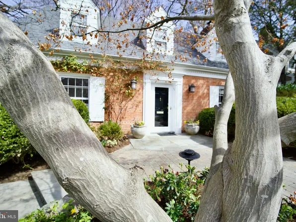 3131 Aberfoyle Pl NW, Washington, DC 20015