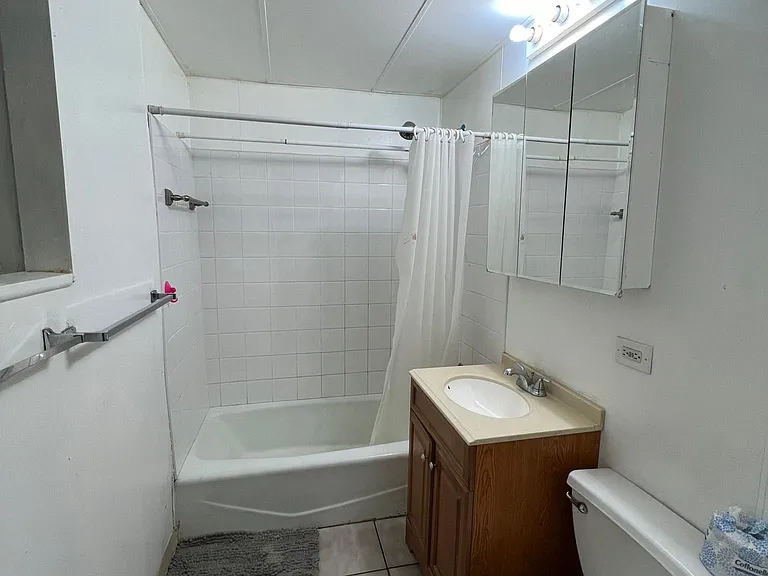 224 W 24th Pl #2F — Photo 9