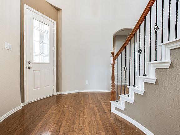 5th image of 2378 Quiet Oak Ln