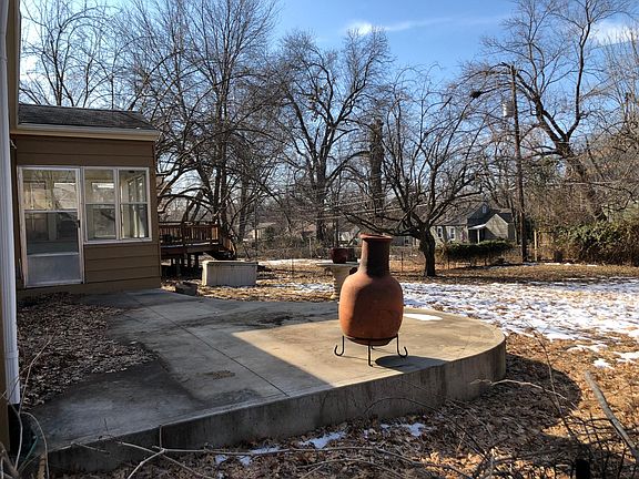 3rd image of 8108 Mercier St
