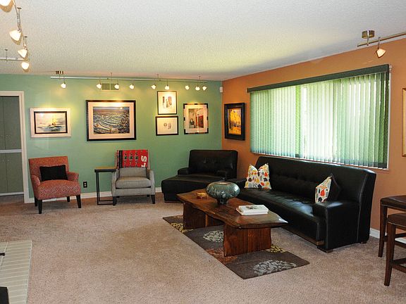 4th image of 444 Redlands Ave