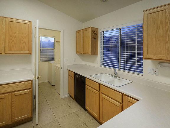 4th image of 8965 N Arrington Dr