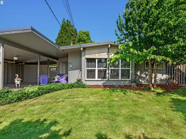 52396 SW 2nd St, Scappoose, OR 97056