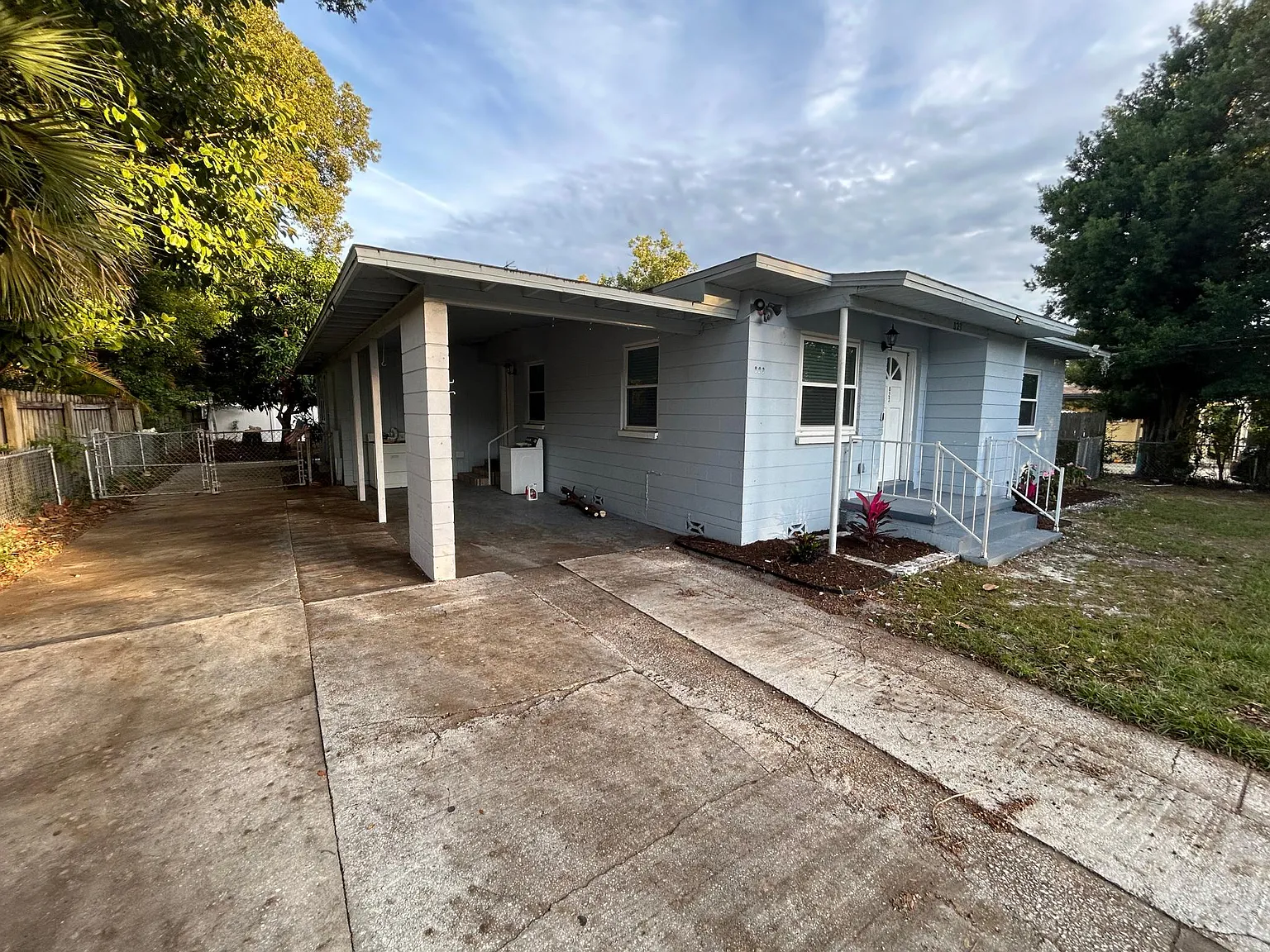 3 bed, 1342 sqft, $2,200 — Photo 2