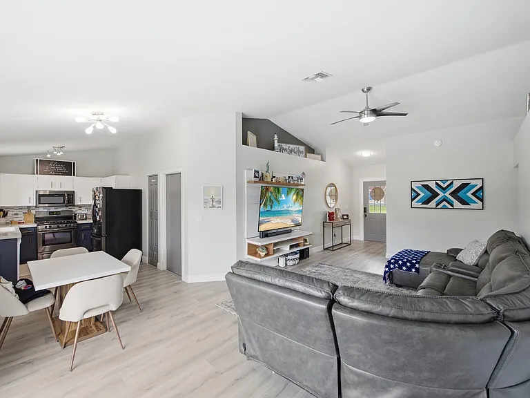 5635 Lake George Pl — Photo 10
