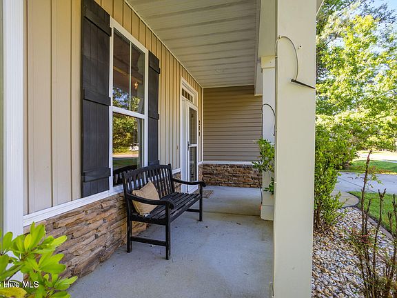 3rd image of 289 Weir Drive